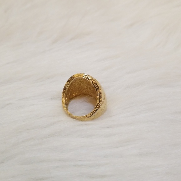 Statement Ring - Picture 3 of 3